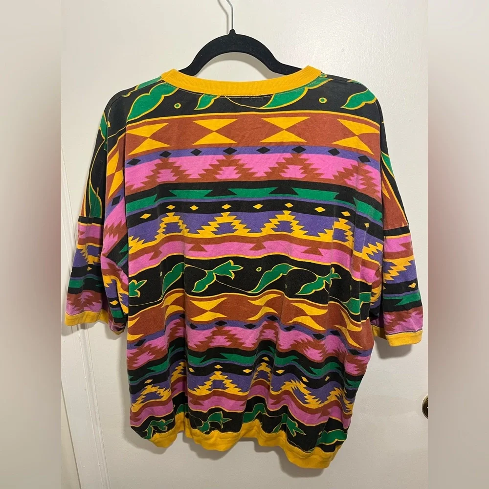 Start Fresh Vintage Geometric Tee - Picture 6 of 6